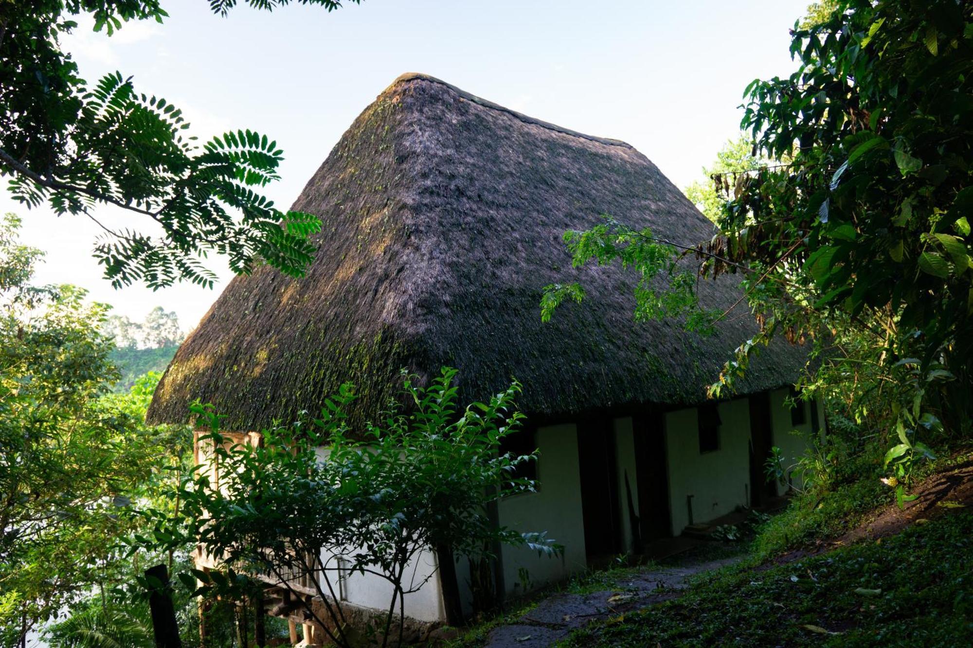 Dave The Cave Eco Lodge And Cultural Campsite Rubirizi Exterior foto