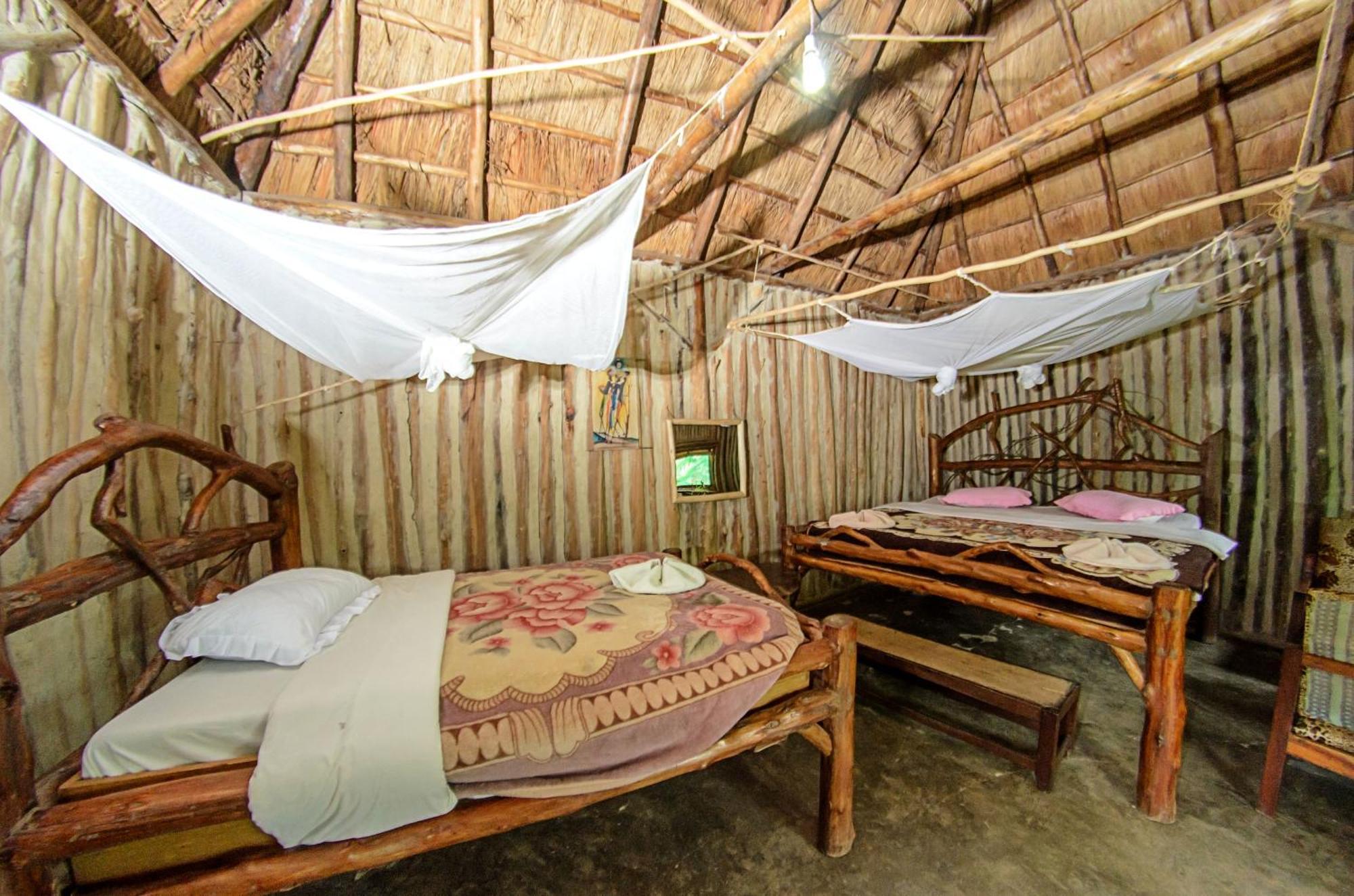 Dave The Cave Eco Lodge And Cultural Campsite Rubirizi Exterior foto