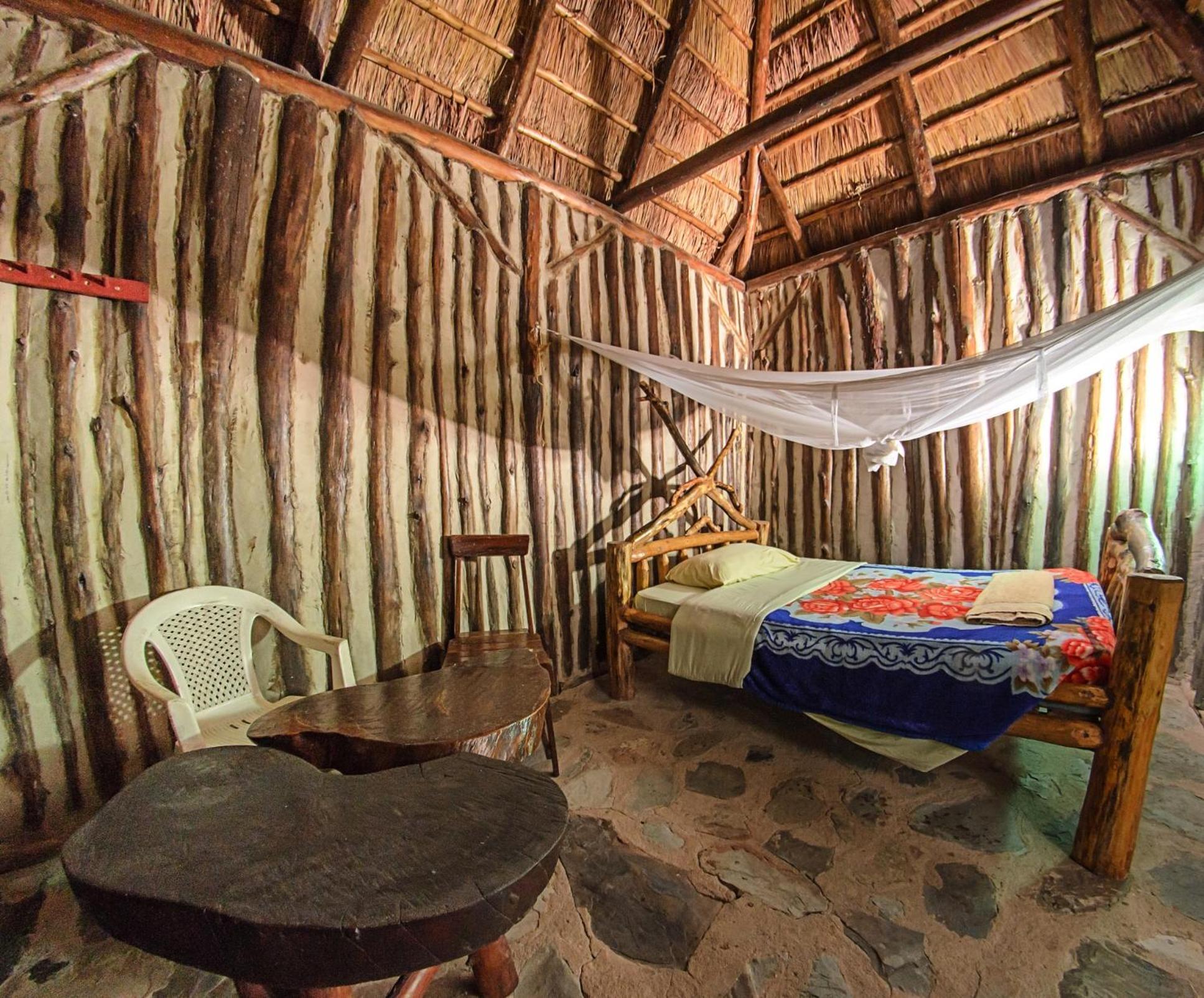 Dave The Cave Eco Lodge And Cultural Campsite Rubirizi Exterior foto